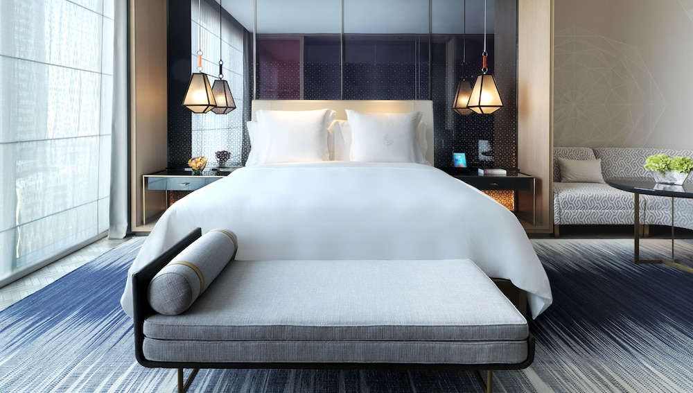 Superior Room, 1 King Bed photo 2
