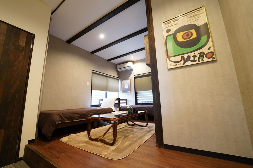 Traditional Twin Room, 2 Bedrooms, Ground Floor photo 3