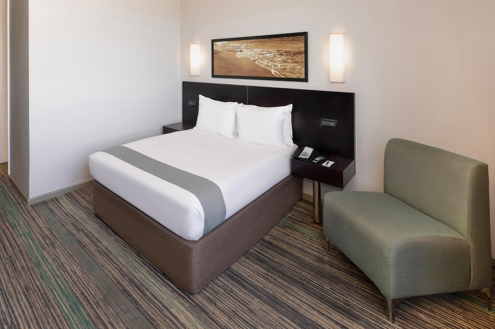 Standard King or Queen Room photo 1