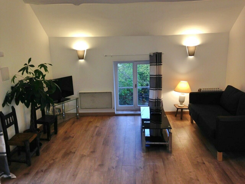 Family Room photo 3