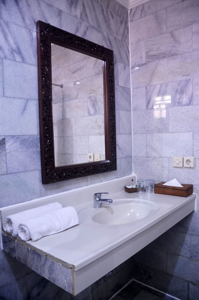 Superior Double or Twin Room - Photo 9