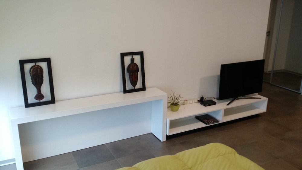 Design Studio Suite, 2 Bedrooms photo 3