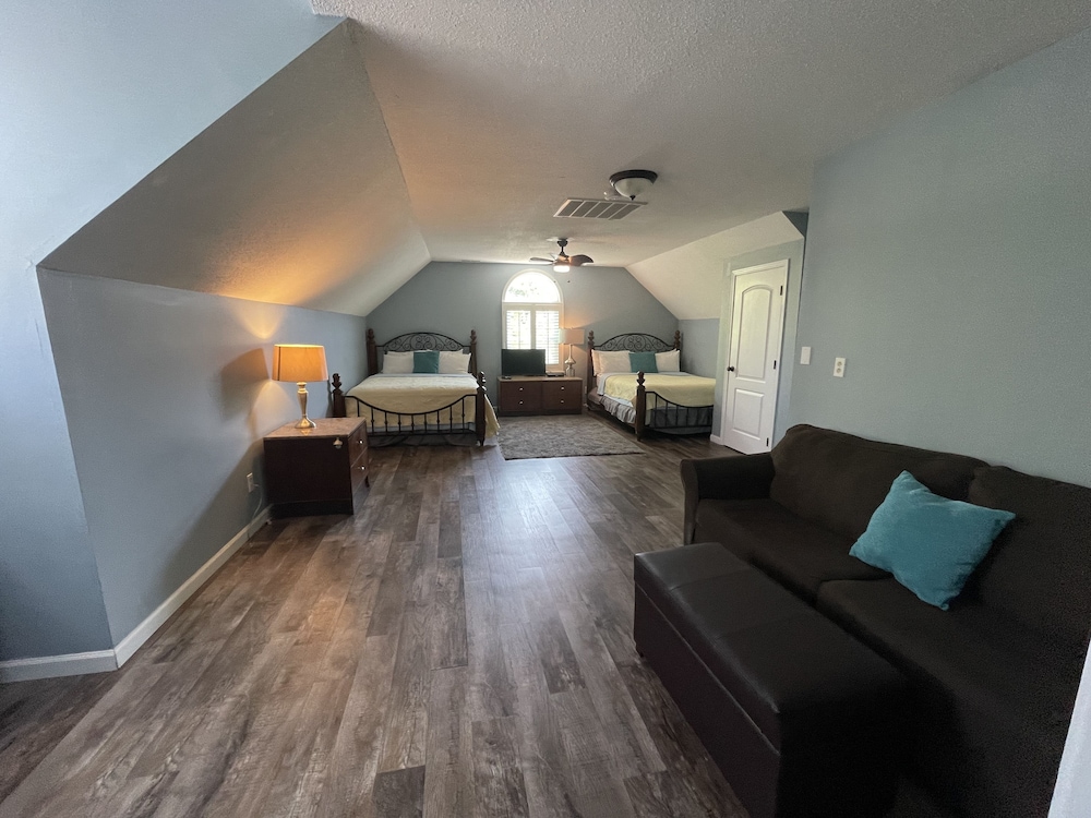 Family Apartment, 2 Bedrooms photo 1