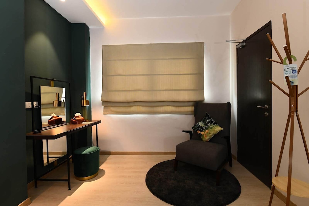 Premier Twin Room - Photo 2