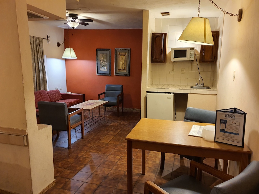 Executive Suite - Photo 5