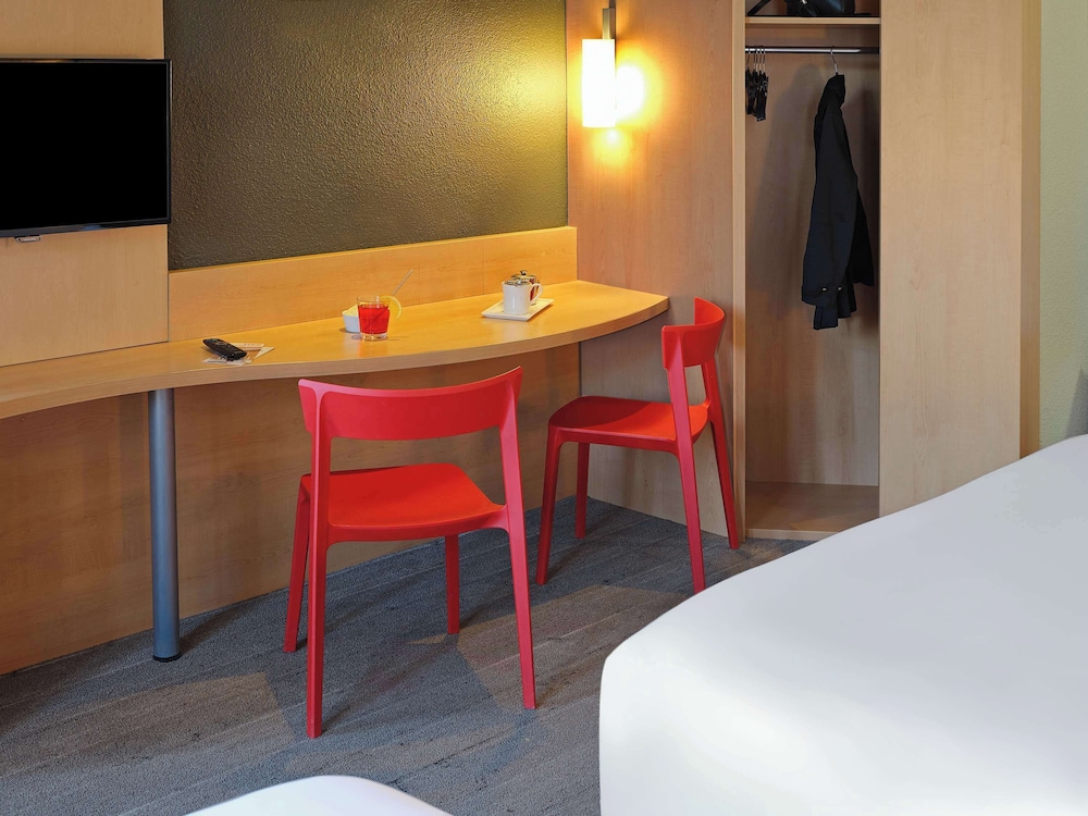 Standard Room, 2 Twin Beds - Photo 1