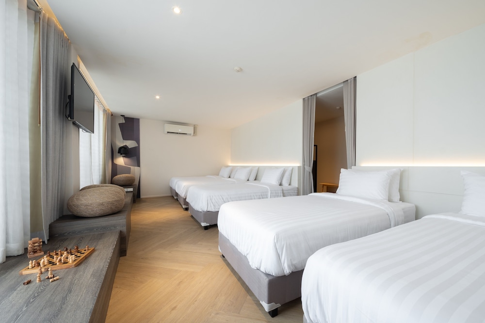 5 Bed Room photo 1