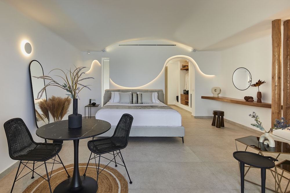 The Diamond Suite with Diamond Infinity Heated Private Pool