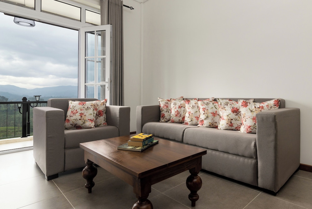 Deluxe Studio Suite, Balcony, Mountain View photo 1