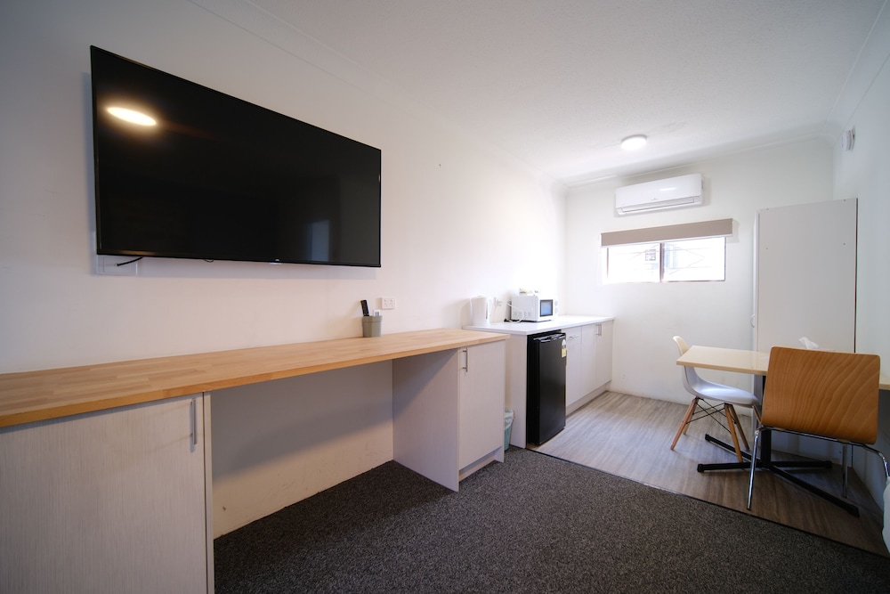 Pet Friendly Superior Queen Single Room
