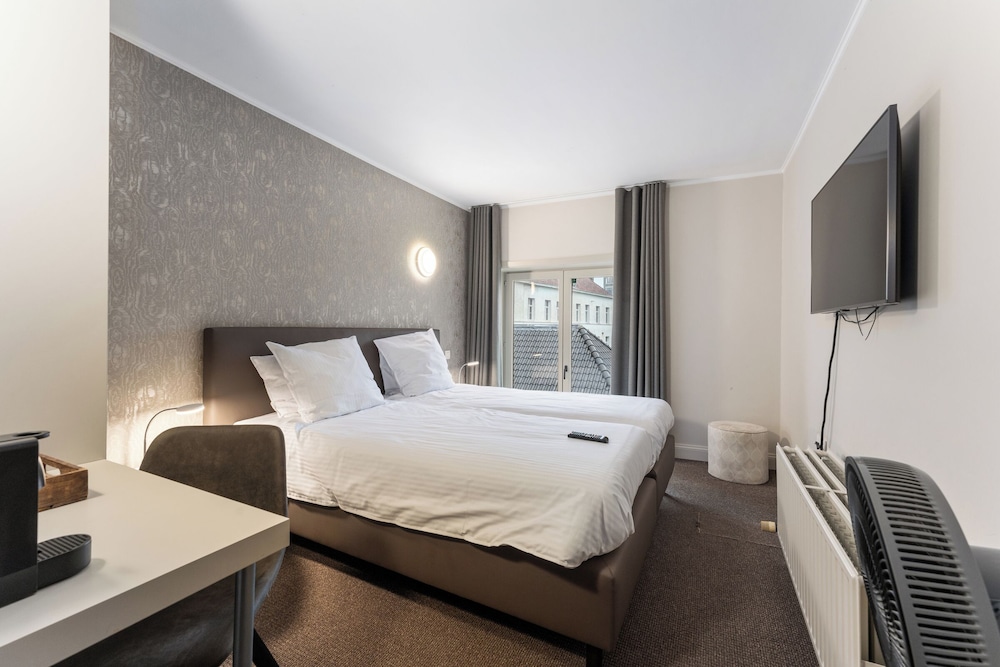 Basic Double Room