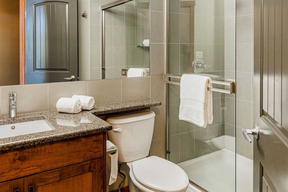 Two Bedroom King Suite - Photo 9