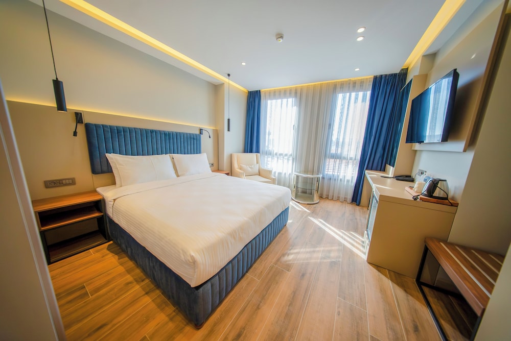Superior Room, 1 Queen Bed, Non Smoking, Sea View photo 3