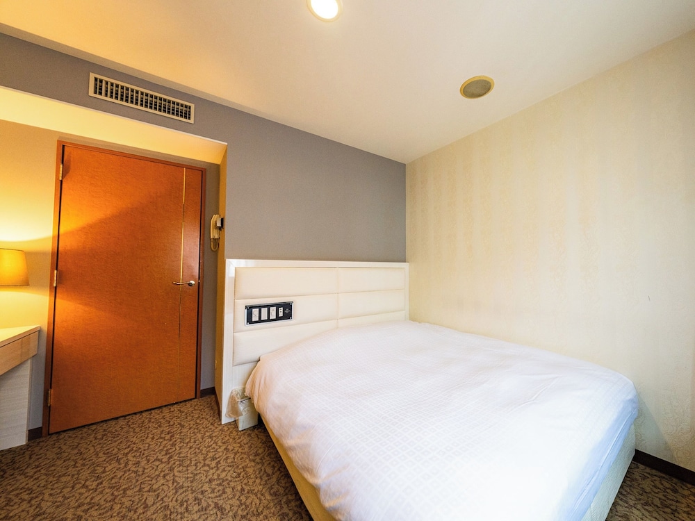 Basic Double Room, Smoking - Photo 4