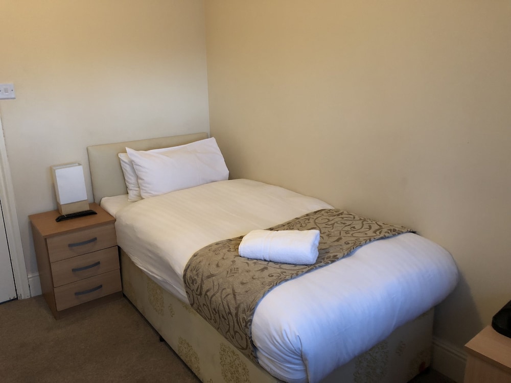 Twin Room, Shared Bathroom photo 3