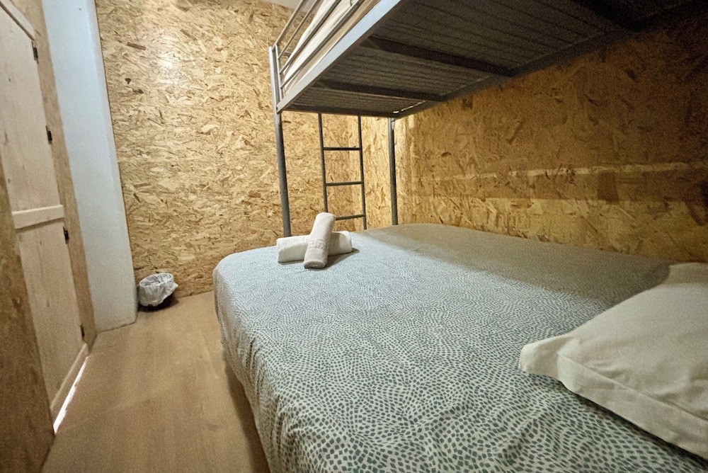 Basic Triple Room