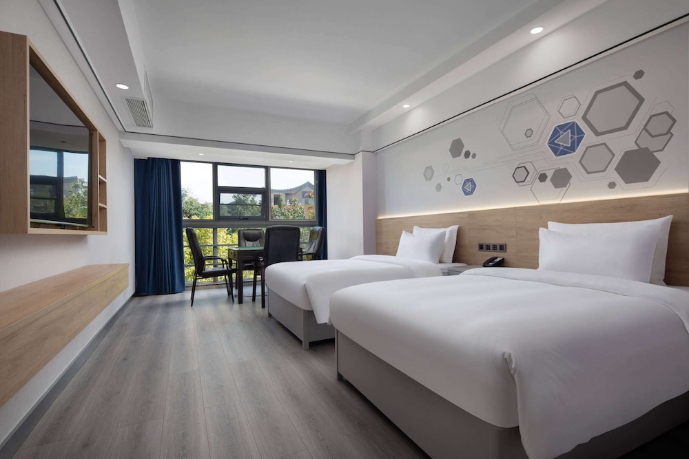 Executive Room, 1 King Bed, Non Smoking photo 2