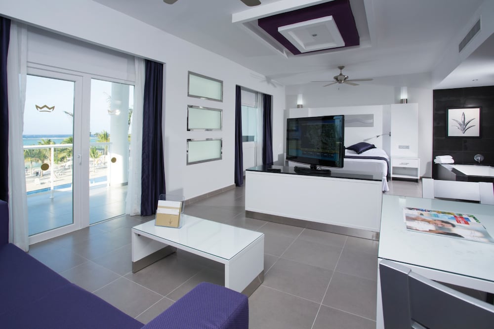 Suite, Jetted Tub, Ocean View (elite Club | C)