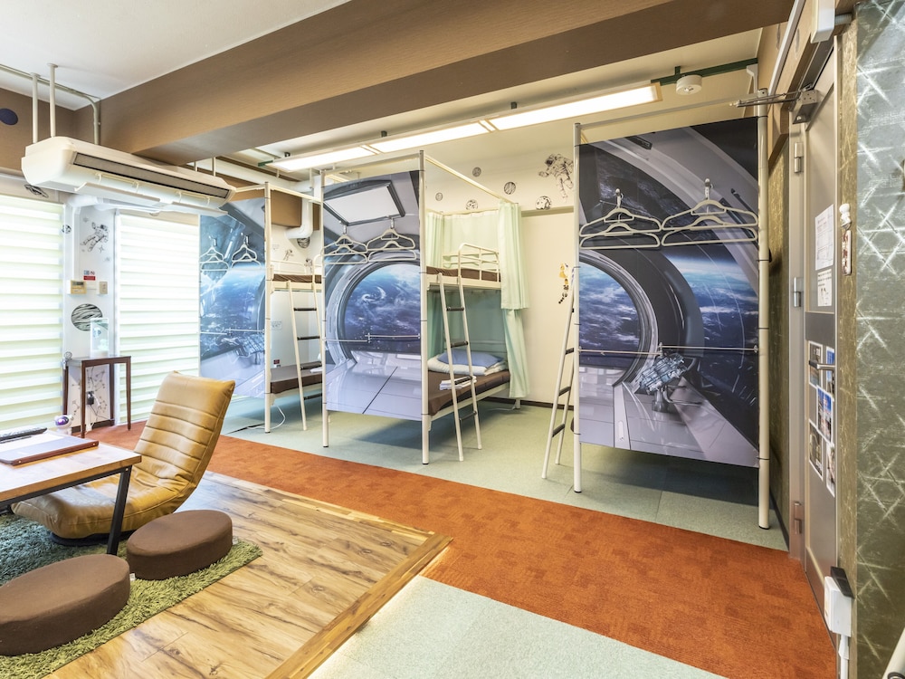 Deluxe Room, Non Smoking, Shared Bathroom photo 3