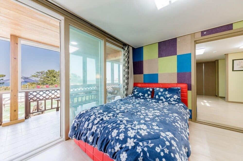 Room (family 1) - Photo 3