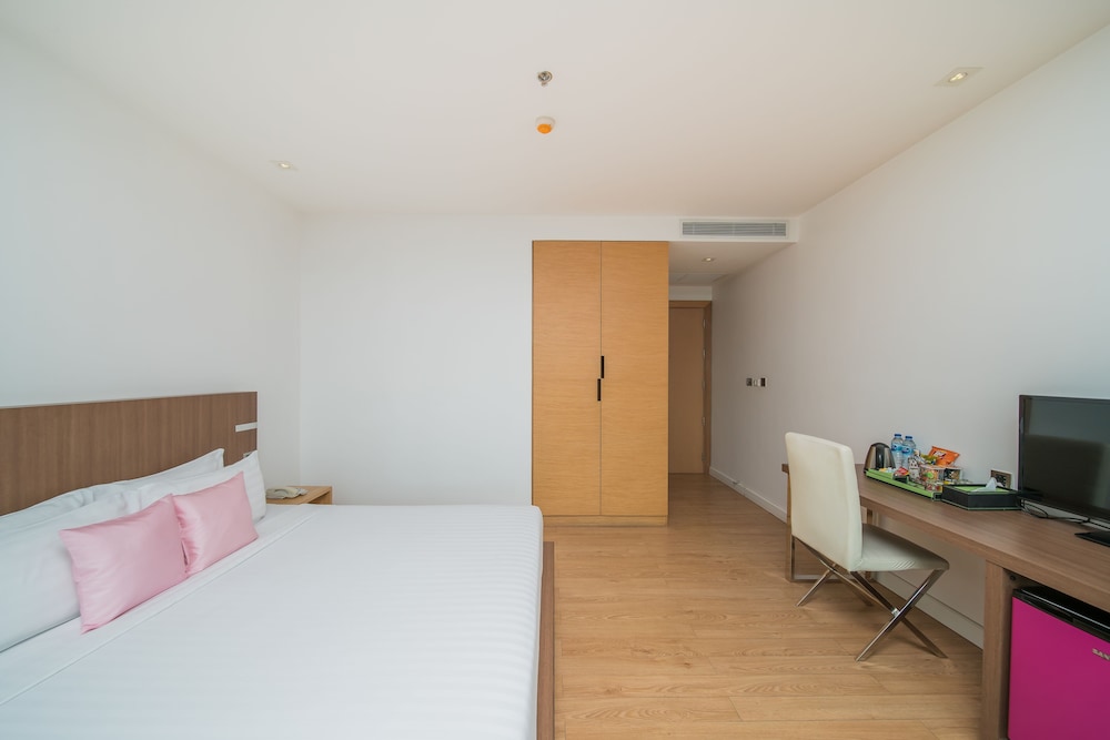 Superior Room, City View photo 3