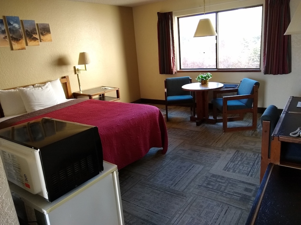 Standard Room, 1 Bedroom, Non Smoking, Private Bathroom (Handicap Accessible Single Queen) photo 1