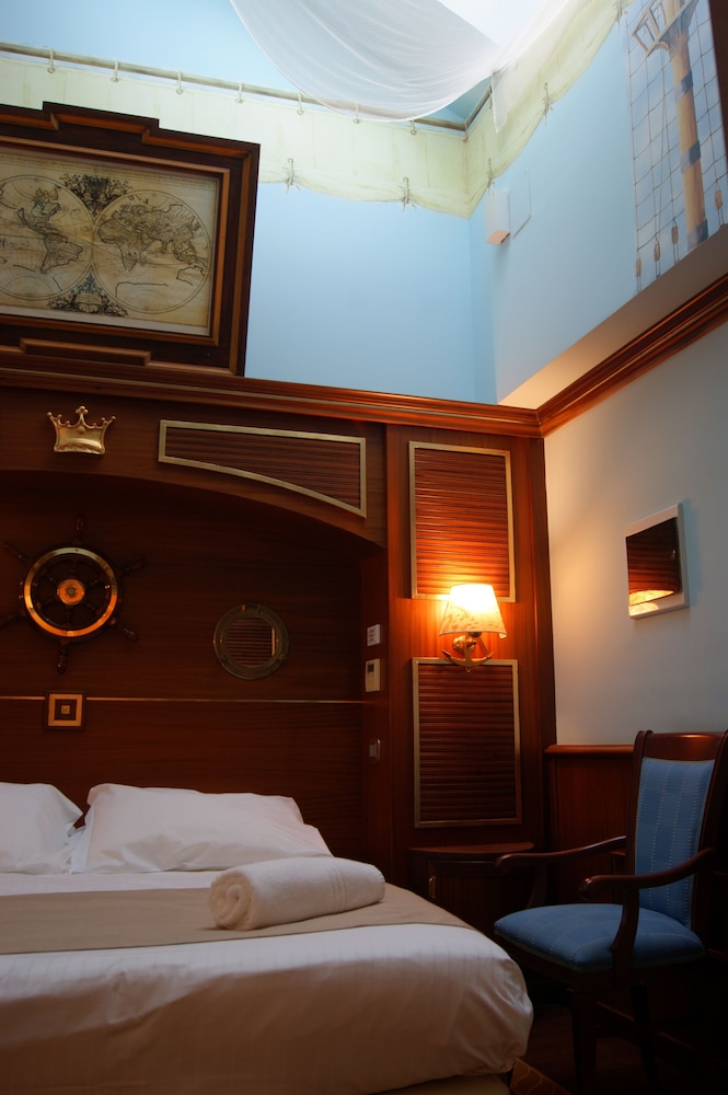 Economy Double Room Single Use photo 3