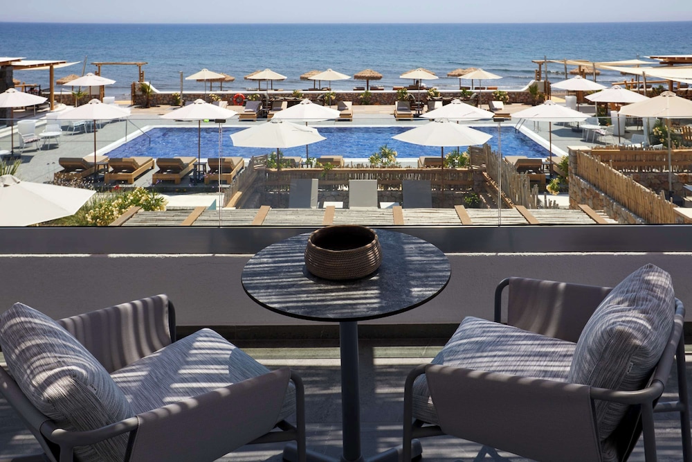 King Duplex Suite Sea View with Private Heated Pool and Hydromassage