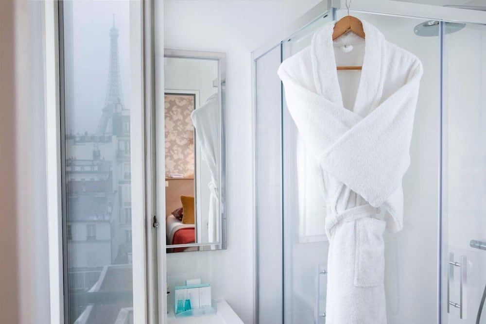 Premium Twin Room photo 3