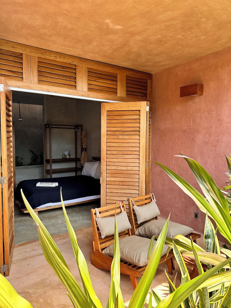 Standard Room, 1 Queen Bed, Garden View