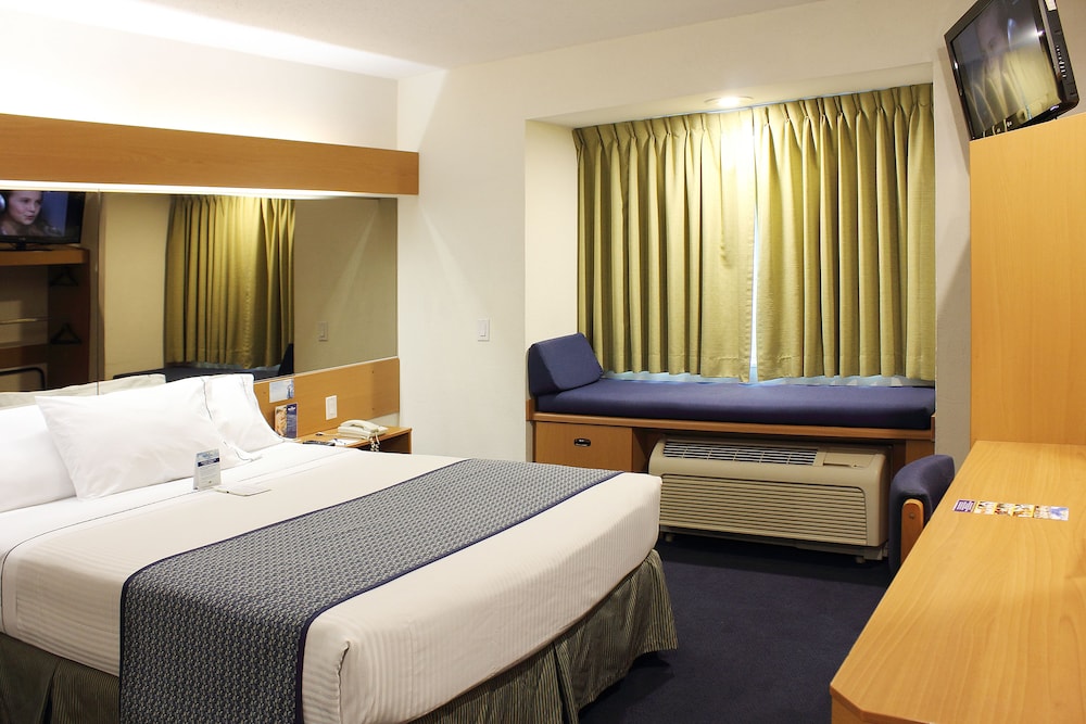 Standard Room, 1 Queen Bed - Photo 4