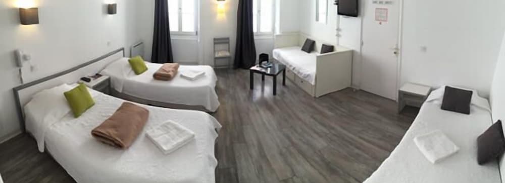Triple Room - Photo 2