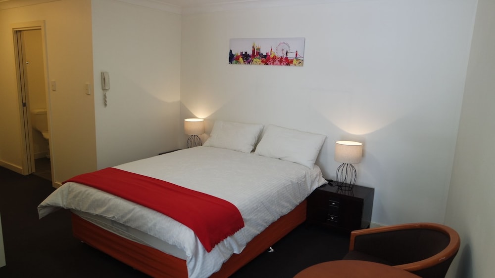 Deluxe Studio Suite photo 2