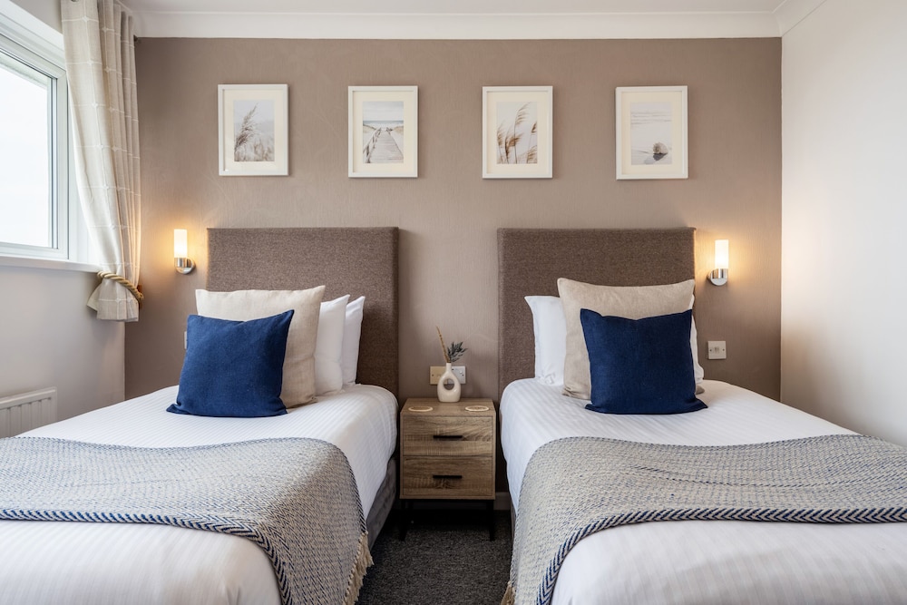 Twin Room, Ensuite - Photo 9