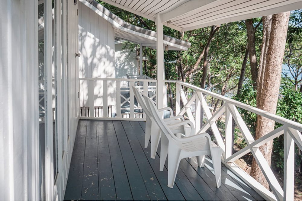 Horizontal View Villa photo 3