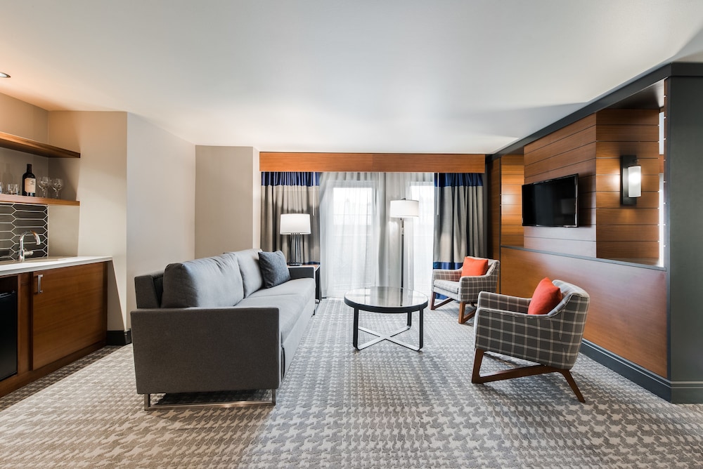 Suite (Renaissance) photo 1