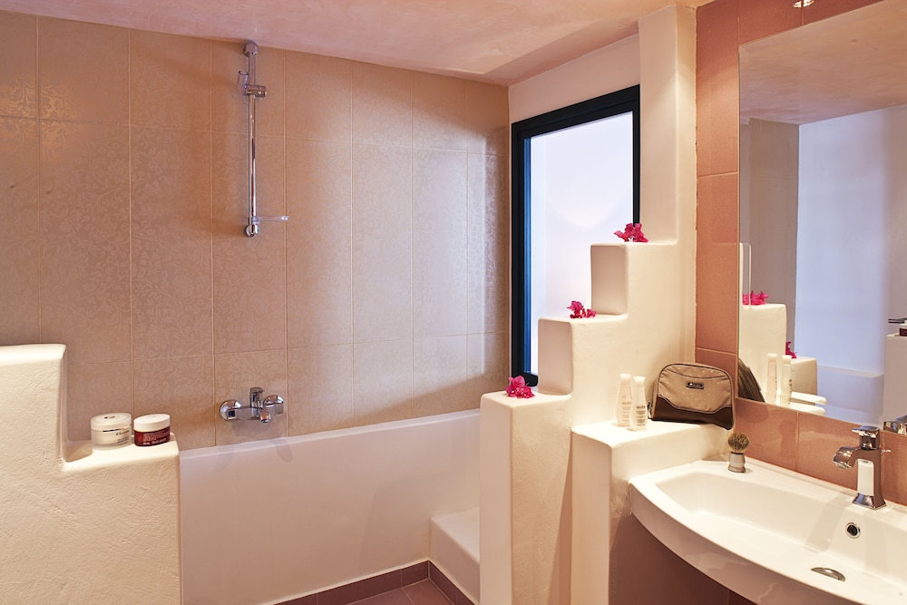 Superior Triple Room - Photo 9
