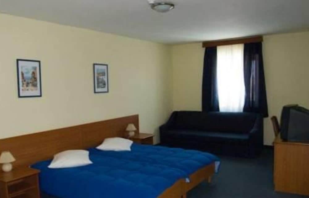Suite, 1 Double Bed with Sofa bed, Non Smoking
