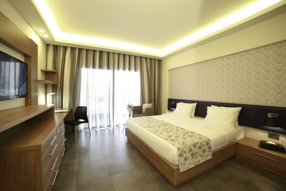 Junior Suite King, with Balcony photo 1