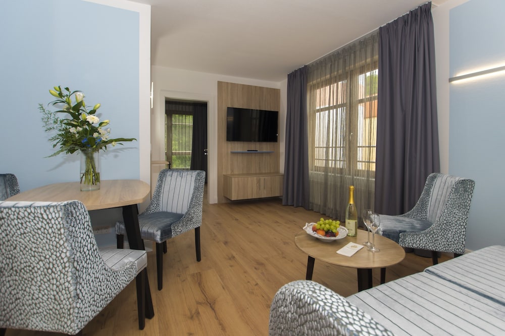 Apartment thumbnail 5