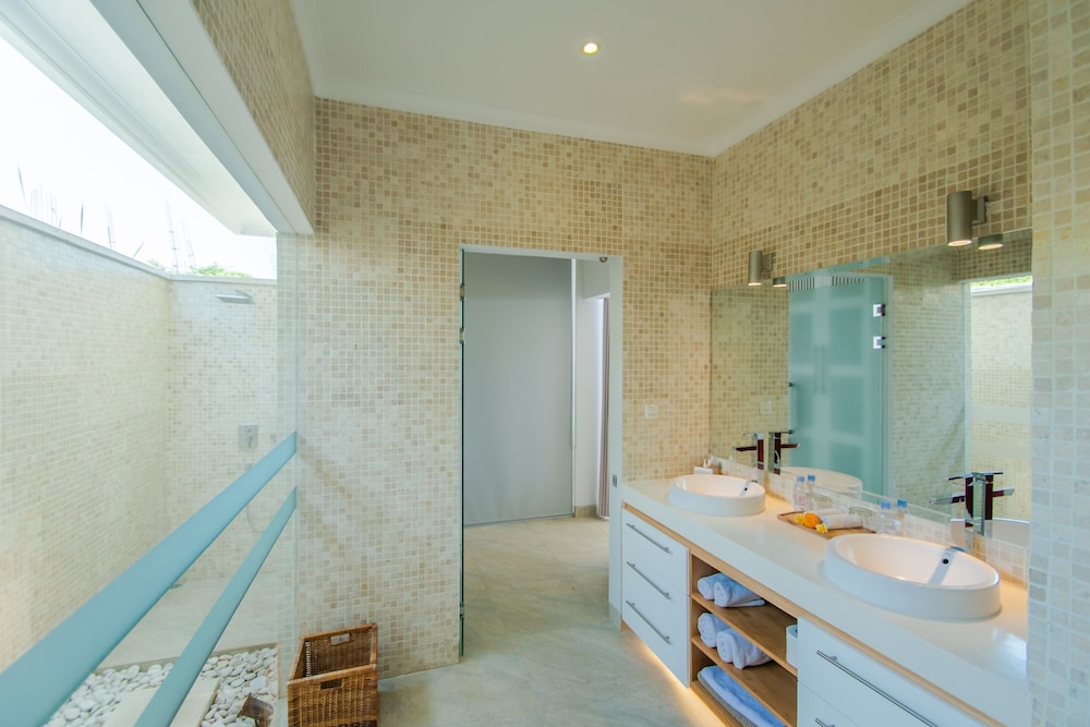 Villa photo 3