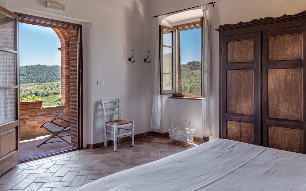 Executive Suite, Hot Tub, Garden View photo 2