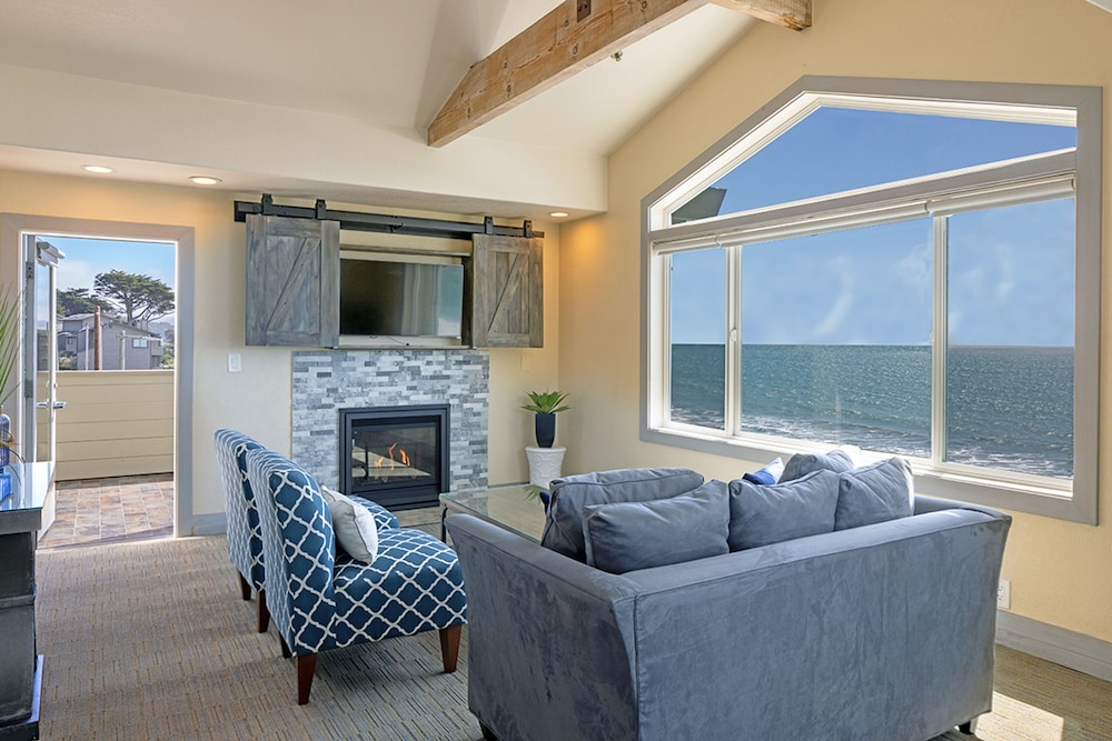 Penthouse, 1 King Bed, Ocean View (Las Nubes) photo 2