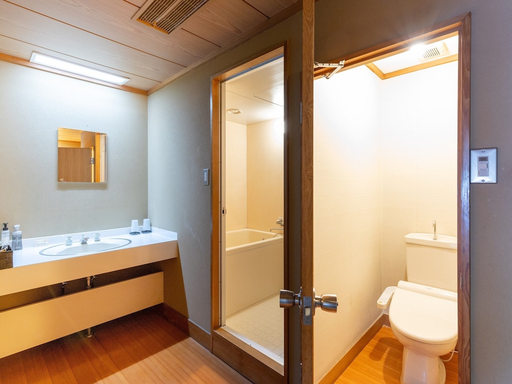 Japanese-Style Room, Non Smoking, Private Bathroom - Photo 4