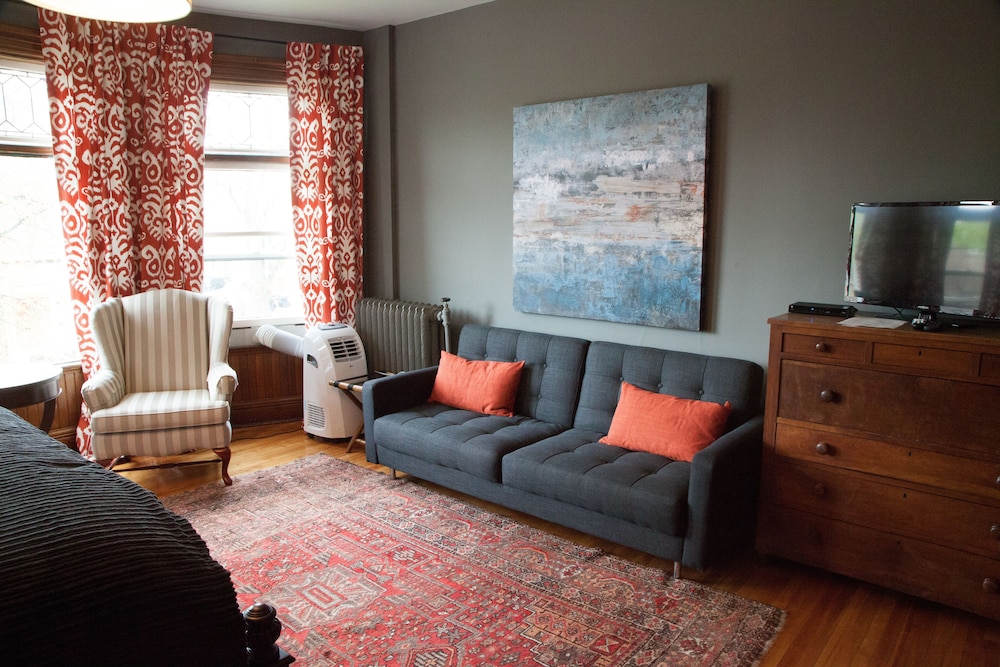 Standard King Room photo 3