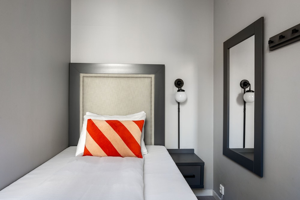 1 Bedroom Apartment - Single Bed photo 1