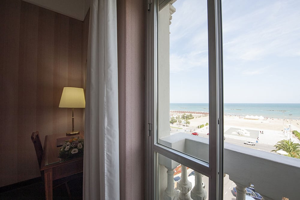 Standard Double or Twin Room, Sea View - Photo 5