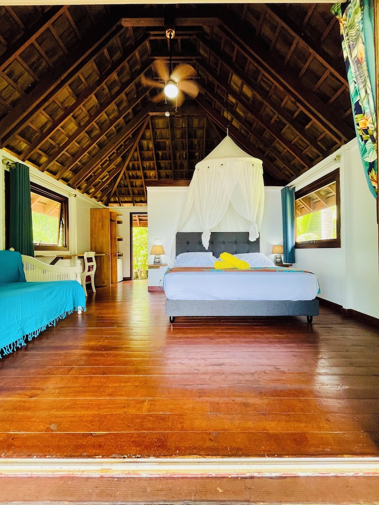 Premium Bungalow photo 2