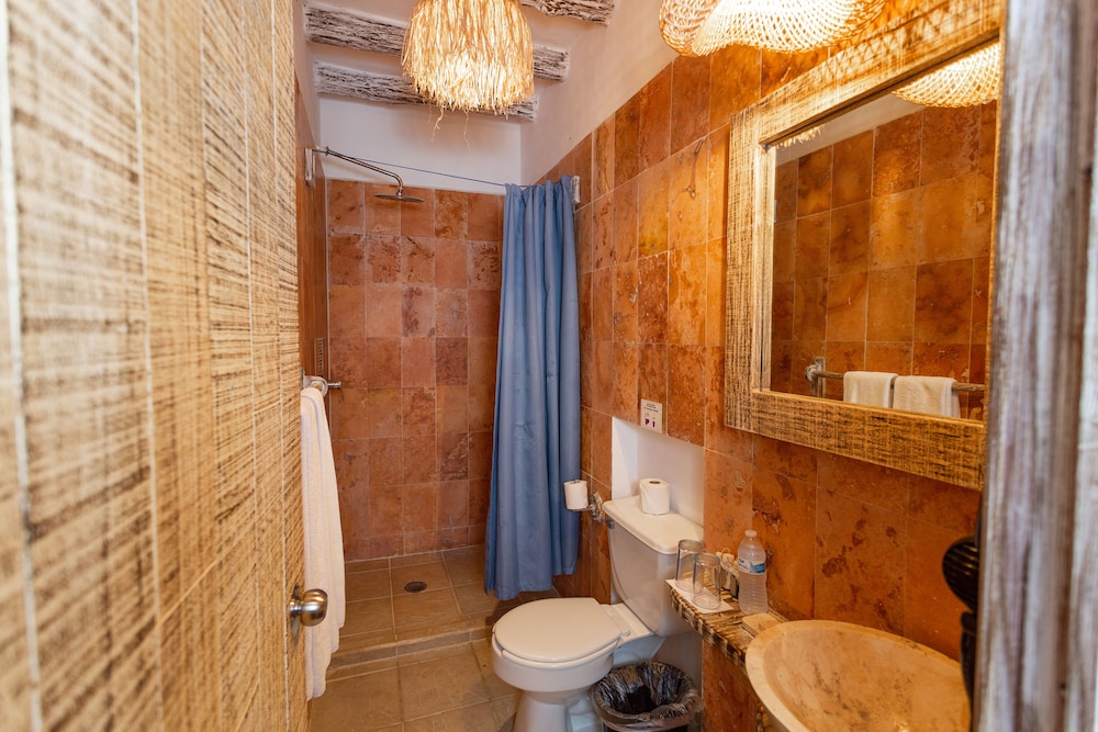 Deluxe Room, Partial Ocean View - Photo 6