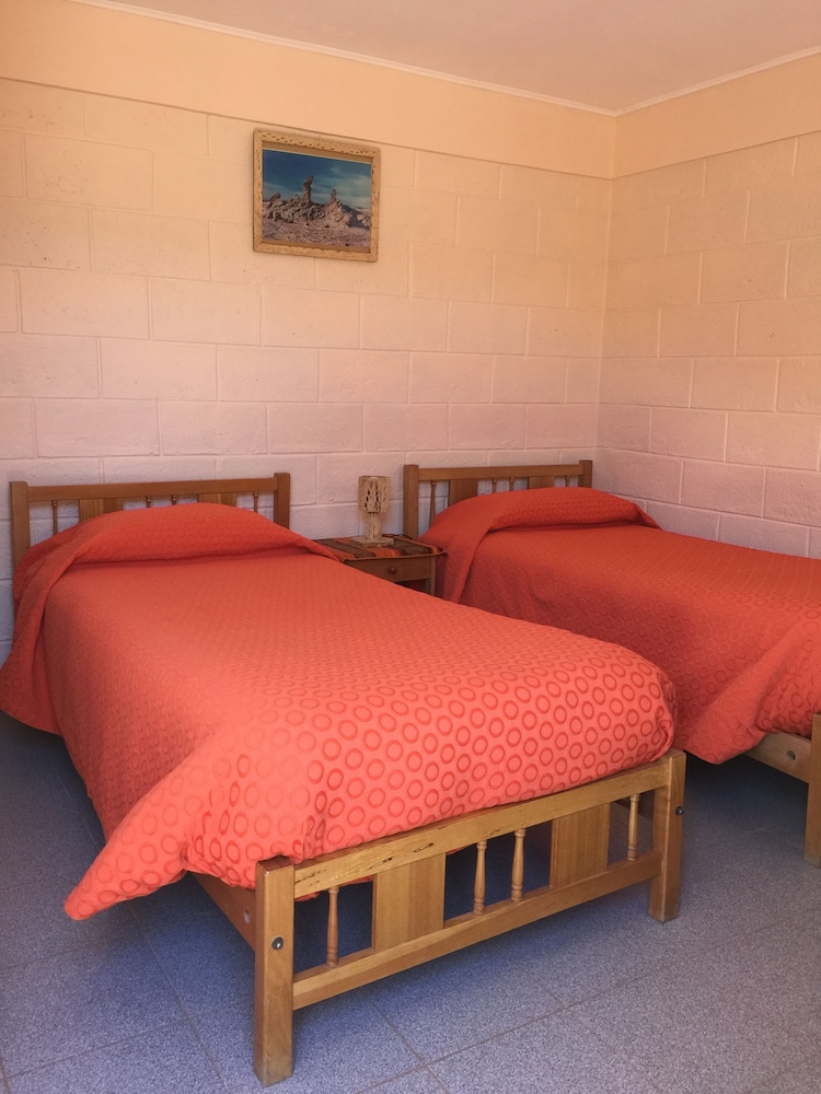 Standard Twin Room, 2 Twin Beds, Private Bathroom photo 1